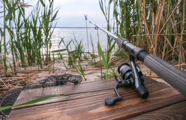 Using Carbon Fiber Fishing Tool on the lake